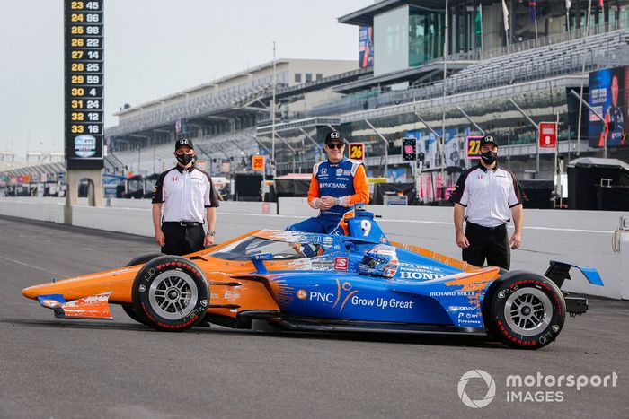 Ganador de la pole Scott Dixon, Chip Ganassi Racing Honda