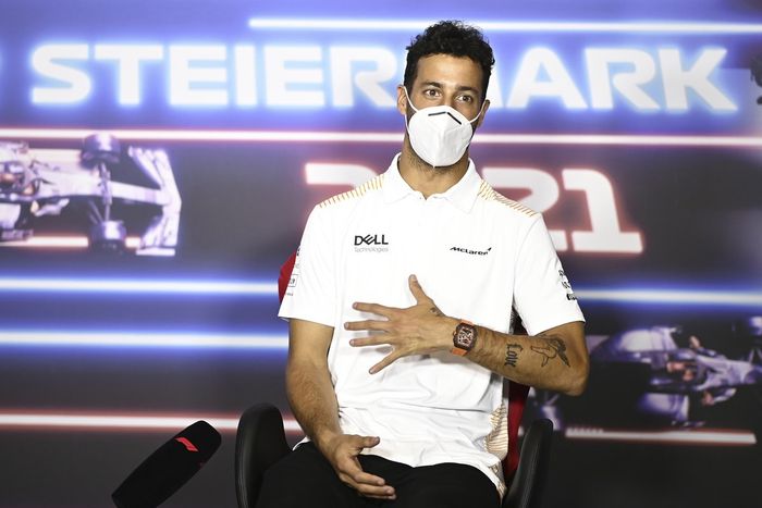 Daniel Ricciardo, McLaren en la conferencia de prensa