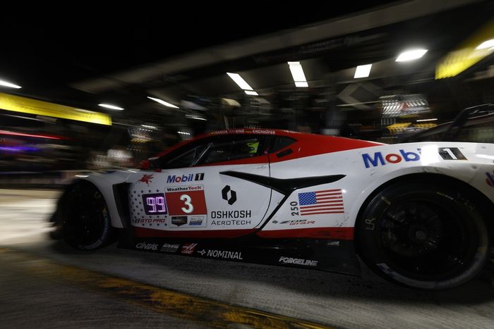 #3 Corvette Racing by Pratt Miller Motorsports Corvette Z06 GT3.R: Antonio Garcia, Alexander Sims, Marvin Kirchhöfer