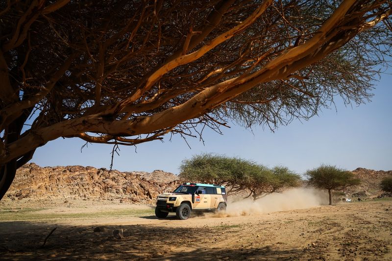 #504 Defender Rally Defender: Sara Price, Sean Berriman