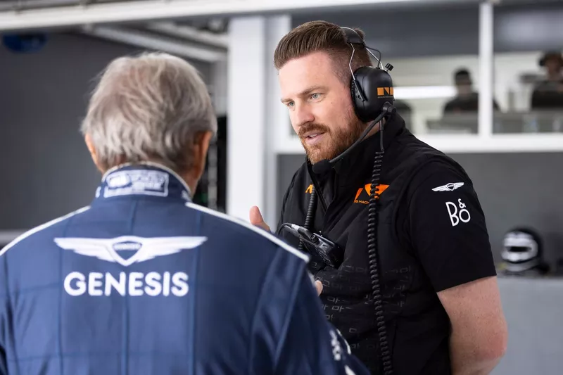 Jacky Ickx, Genesis Magma Racing Genesis