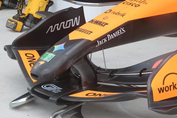 ماكلارين MCL40، التفاصيل الفنية
