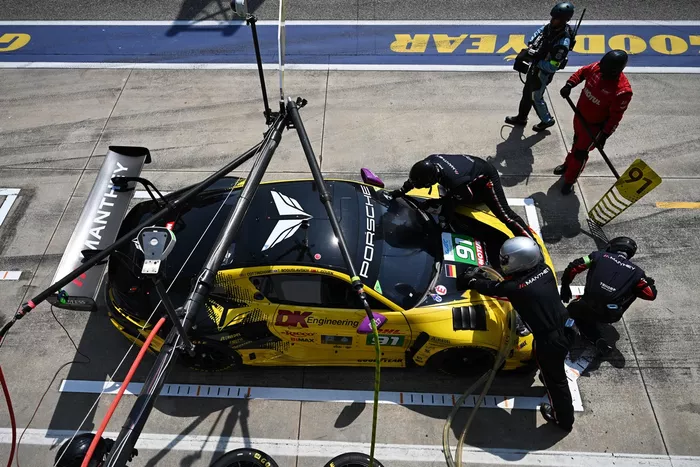 #91 Manthey Dk Engineering Porsche 911 GT3 R: James Cottingham, Timur Boguslavskiy, Ayhancan Guven