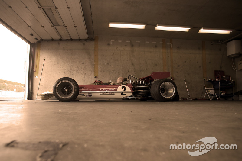 Едріан Ньюі, Lotus 49B