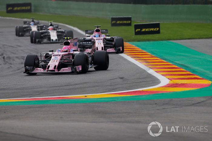 Esteban Ocon, Sahara Force India F1 VJM10, Sergio Pérez, Sahara Force India F1 VJM10, Kevin Magnusse