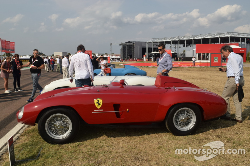 Історичний Ferrari виставлений на Фіорано