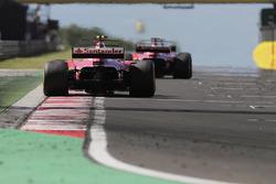 Sebastian Vettel, Ferrari SF70H, Kimi Raikkonen, Ferrari SF70H