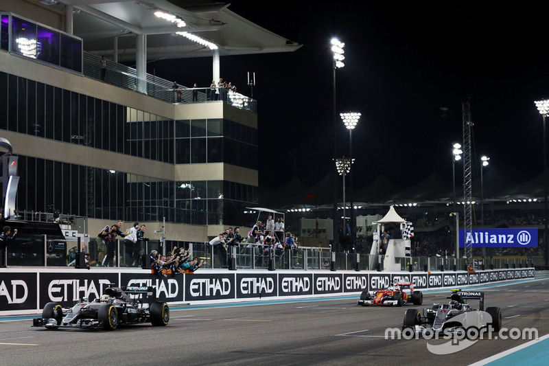 Race winner Lewis Hamilton, Mercedes AMG F1 W07 Hybrid takes the chequered flag at the end of the ra