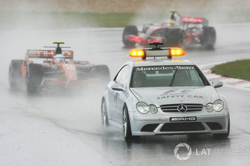 Safety-Car-Phase: Markus Winkelhock, Spyker F8 VII, führt