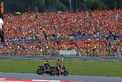 Mika Kallio, Alex Hoffmann, Red Bull KTM 2017 MotoGP-Bike Demonstrationsrunden