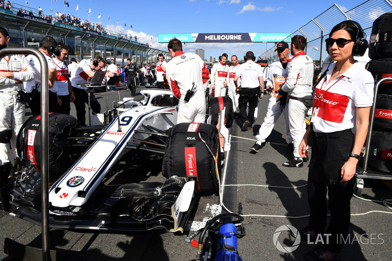 Marcus Ericsson, Sauber C37, in griglia