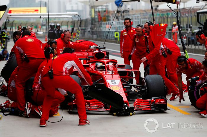 Sebastian Vettel, Ferrari SF71H, pit stop