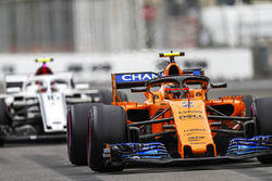 Stoffel Vandoorne, McLaren MCL33 Renault, leads Charles Leclerc, Sauber C37 Ferrari