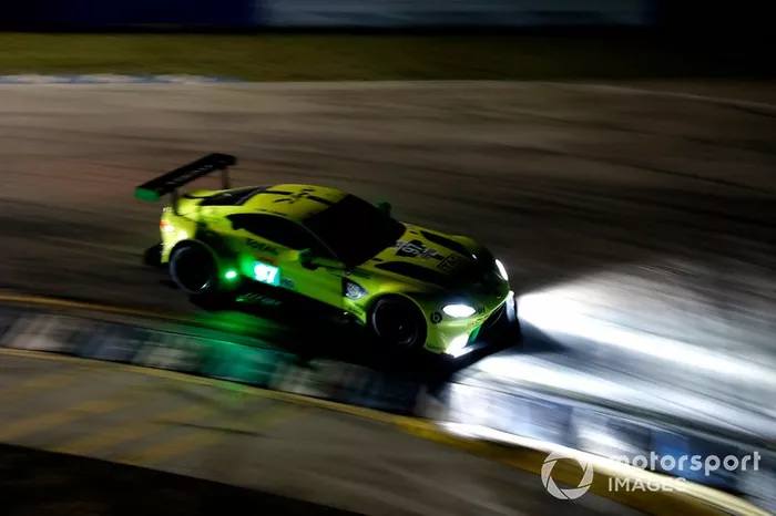 #97 Aston Martin Racing Aston Martin Vantage AMR: Alex Lynn, Maxime Martin