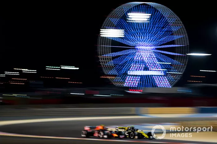 Nico Hulkenberg, Renault R.S. 19,  Pierre Gasly, Red Bull Racing RB15