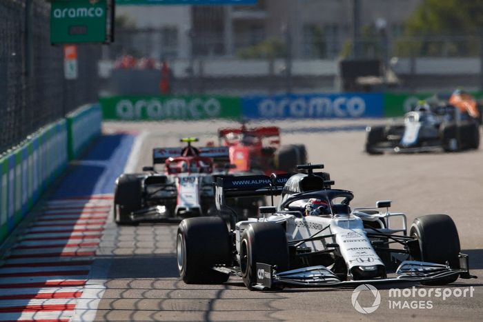 Daniil Kvyat, AlphaTauri AT01, Antonio Giovinazzi, Alfa Romeo Racing C39, Sebastian Vettel, Ferrari SF1000