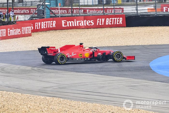 Sebastian Vettel, Ferrari SF1000 hace un trompo