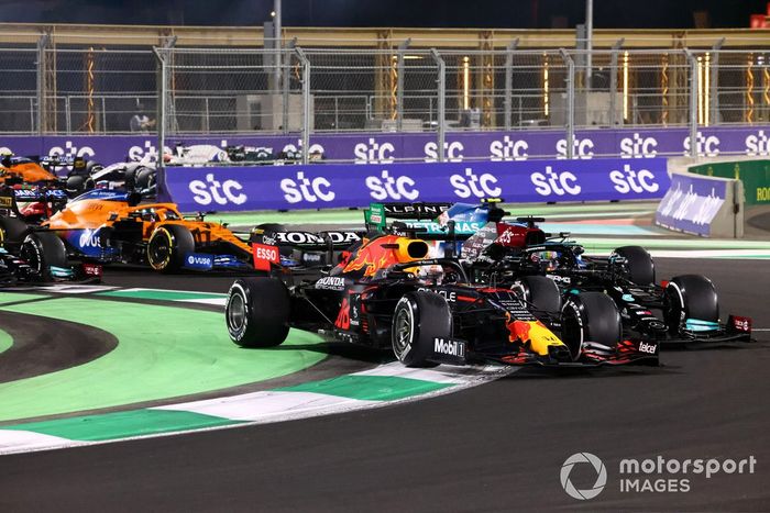 Max Verstappen, Red Bull Racing RB16B, Lewis Hamilton, Mercedes W12