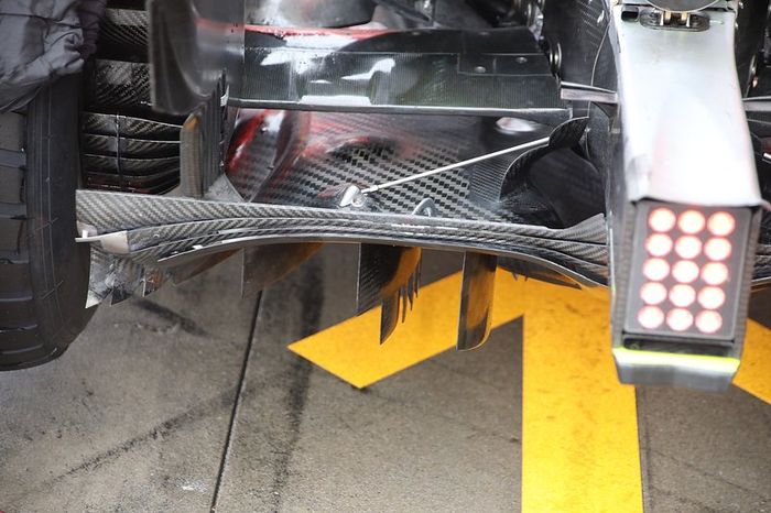 Mercedes AMG F1 W10 detalle trasero