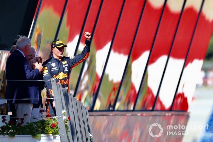 Podio: ganador Max Verstappen, Red Bull Racing
