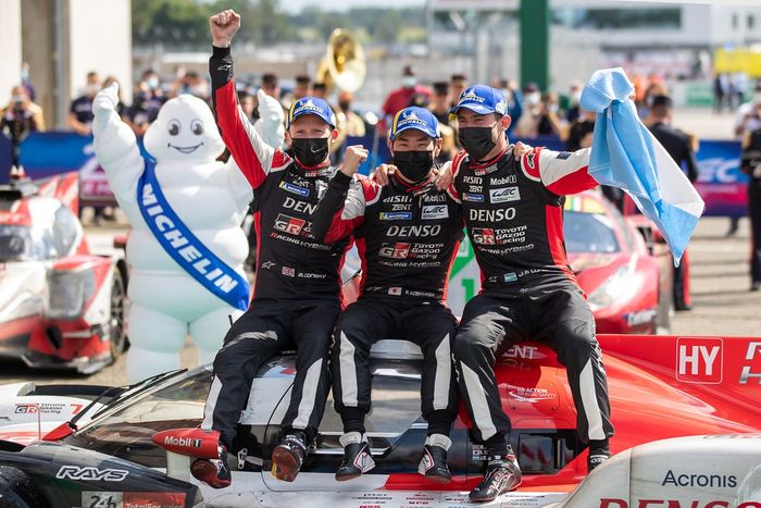 #7 Toyota Gazoo Racing Toyota GR010 - Hybrid Hypercar, Mike Conway, Kamui Kobayashi, José María López