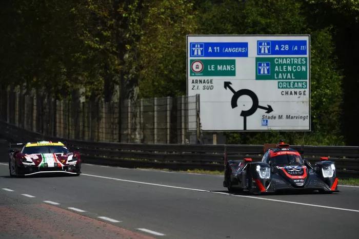 #47 Cool Racing Oreca 07 - Gibson de Naveen Rao, Matthew Bell, Frederik Vesti, #155 Spirit Of Race Ferrari 296 LMGT3 de Johnny Laursen, Conrad Laursen, Jordan Taylor
