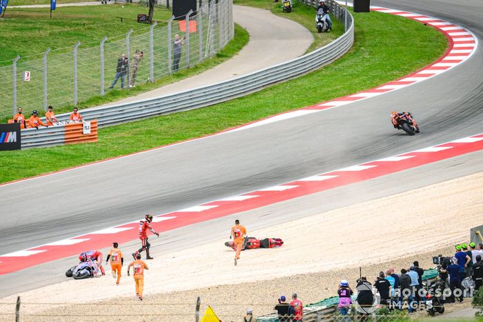 Francesco Bagnaia, Ducati Team, Marc Marquez, Gresini Racing crash