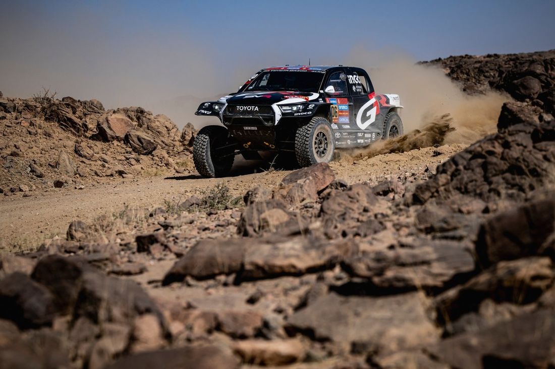 #206 Toyota Gazoo Racing Toyota: Giniel De Villiers, Dirk Von Zitzewitz