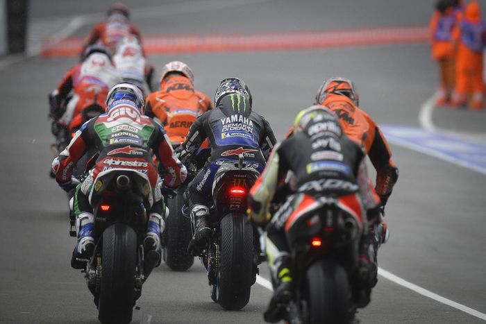 Maverick Viñales, Yamaha Factory Racing en pitlane