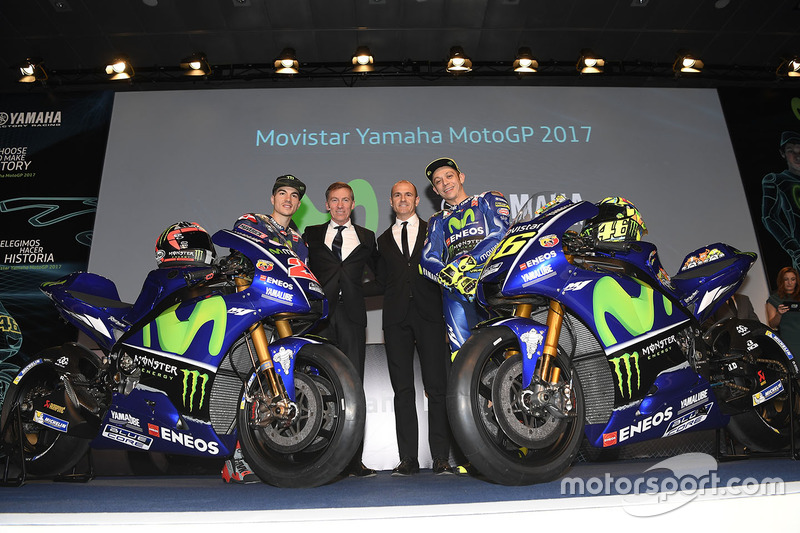 Valentino Rossi, Yamaha Factory Racing, Maverick Viñales, Yamaha Factory Racing, Lin Jarvis, directeur général de Yamaha Factory Racing, Massimo Meregalli, directeur d'équipe de Yamaha Factory Racing