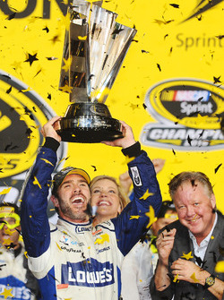 2016 Champion and race winner Jimmie Johnson, Hendrick Motorsports Chevrolet