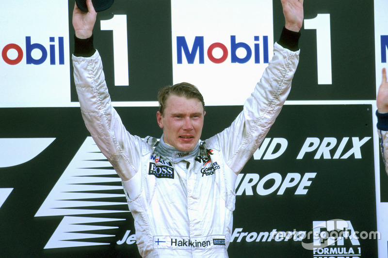 A primeira vitória de Mika Häkkinen só veio na última etapa da temporada 1997