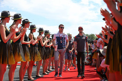 Paul di Resta, Williams and Romain Grosjean, Haas F1