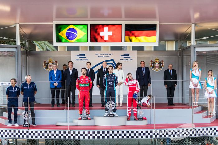 Podio: Ganador de la carrera Sébastien Buemi,Renault e.dams, segundo lugar Lucas Di Grassi ,Audi Sport Team Abt y tercer lugar Nick Heidfeld Mahindra Racing