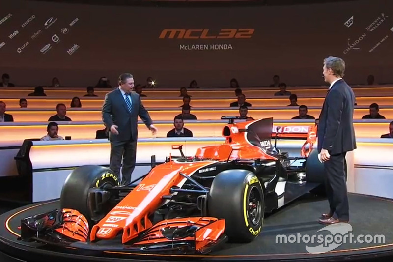 McLaren MCL32 ve Zak Brown, McLaren Executive Director