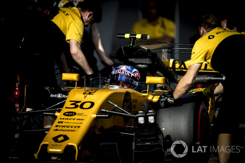 Jolyon Palmer estreou em 2016 e ficou em 12º na prova de Suzuka