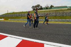 Carlos Sainz Jr., Scuderia Toro Rosso walks the track