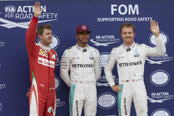 Polesitter Lewis Hamilton, Mercedes AMG F1 W07; 2. Nico Rosberg, Mercedes AMG Petronas F1 W07; 3. Se