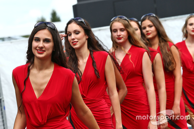 Las chicas de la parrilla