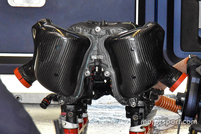 Red Bull RB14: ecco il cassoncino di aspirazione Renault