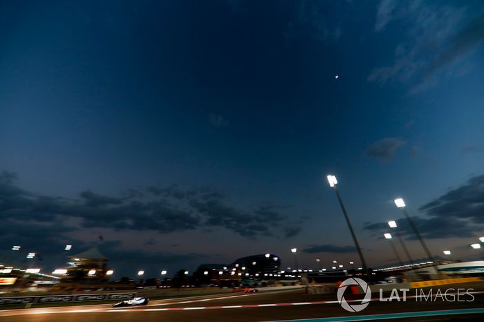 Felipe Massa, Williams FW40 lidera a Fernando Alonso, McLaren MCL32