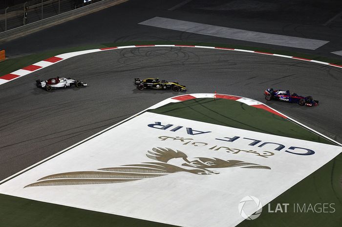 Brendon Hartley, Scuderia Toro Rosso STR13, Carlos Sainz Jr., Renault Sport F1 Team R.S. 18 e Marcus Ericsson, Sauber C37