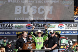 Race winner Kyle Busch, Joe Gibbs Racing, Toyota Camry Interstate Batteries