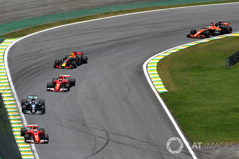 Sebastian Vettel, Ferrari SF70H startta lider
