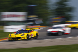 #4 Corvette Racing Chevrolet Corvette C7.R, GTLM: Oliver Gavin, Tommy Milner