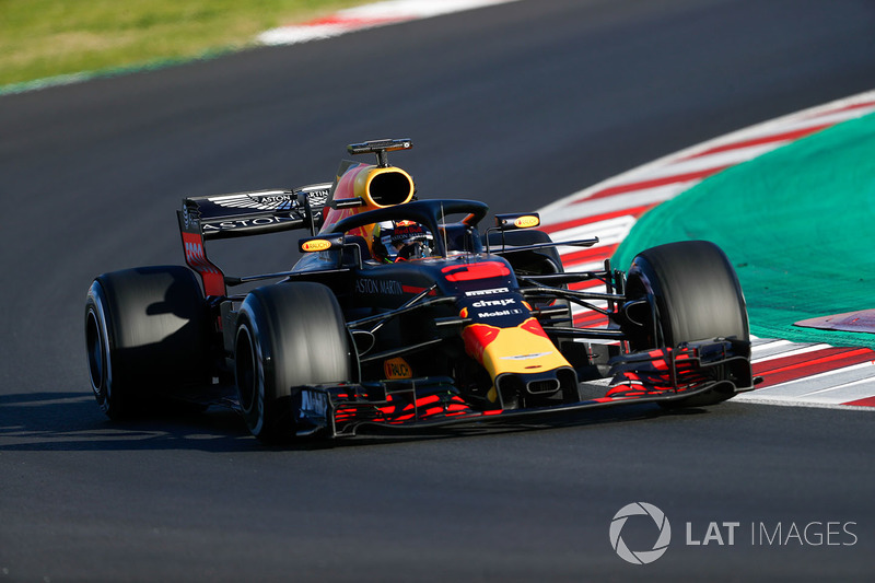 Na pista, Daniel Ricciardo foi o mais veloz do dia, da pré-temporada e da história da pista, com 1min18s047s