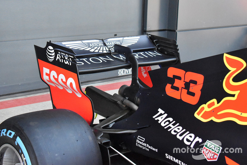 Red Bull Racing RB14, hátsó szárny