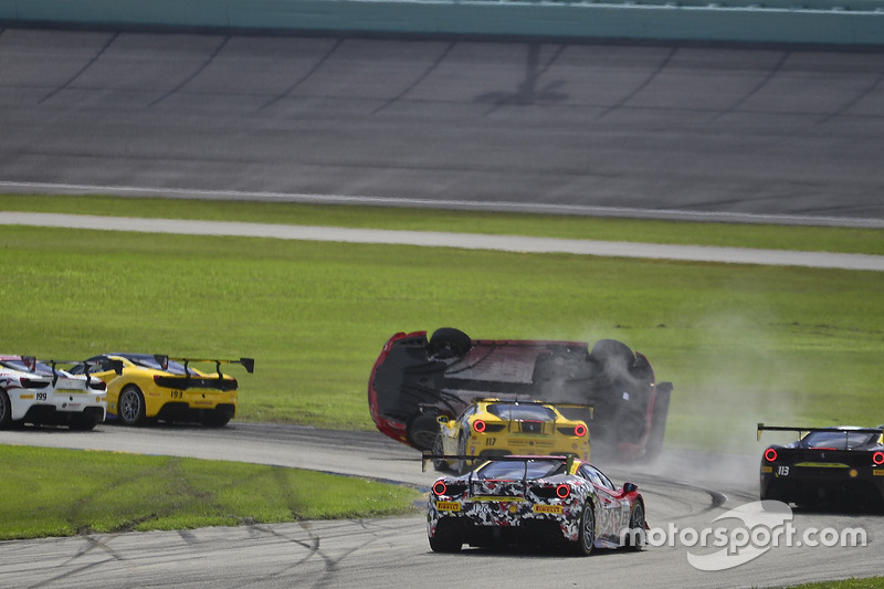 #124 Ferrari of Long Island Ferrari 488 Challenge: Jerome Jacalone, crash