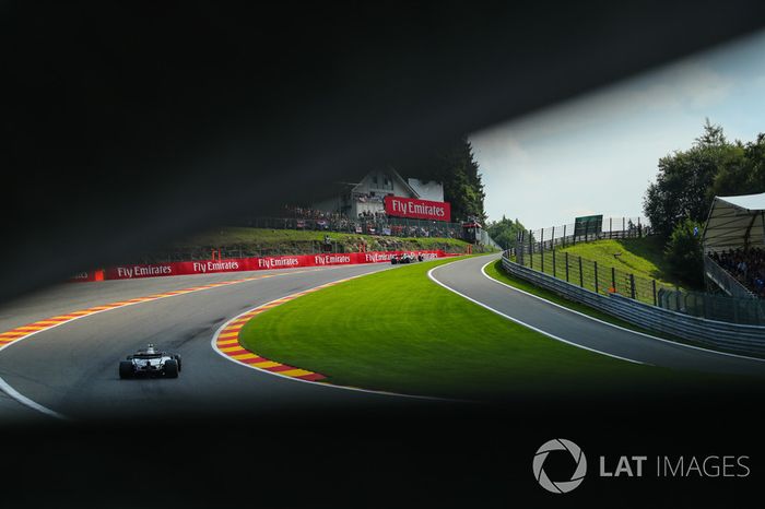  Y entre los guardarraíles... 