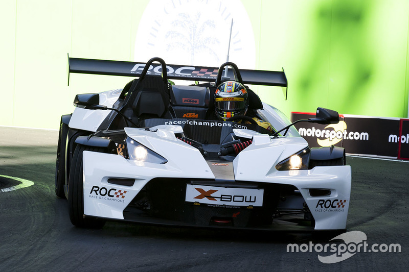 Ryan Hunter-Reay maneja el KTM X-Bow Comp R